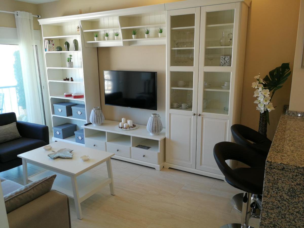 Fuengirola. Bonito Apartamento En Paseo Maritimo. Espectaculares Vistas Al Mar. Primera Linea Exteriör bild